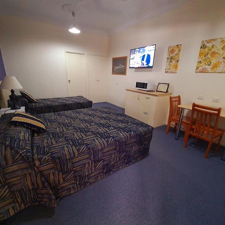 Criterion Hotel-Motel ร็อคแฮมป์ตัน ภายนอก รูปภาพ